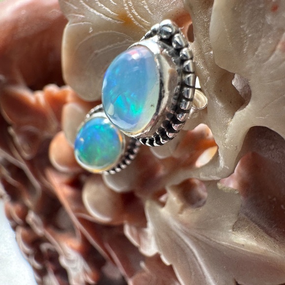 ETHIOPIAN FIRE OPAL SILVER STUDD EARRINGS - Picture 3 of 8